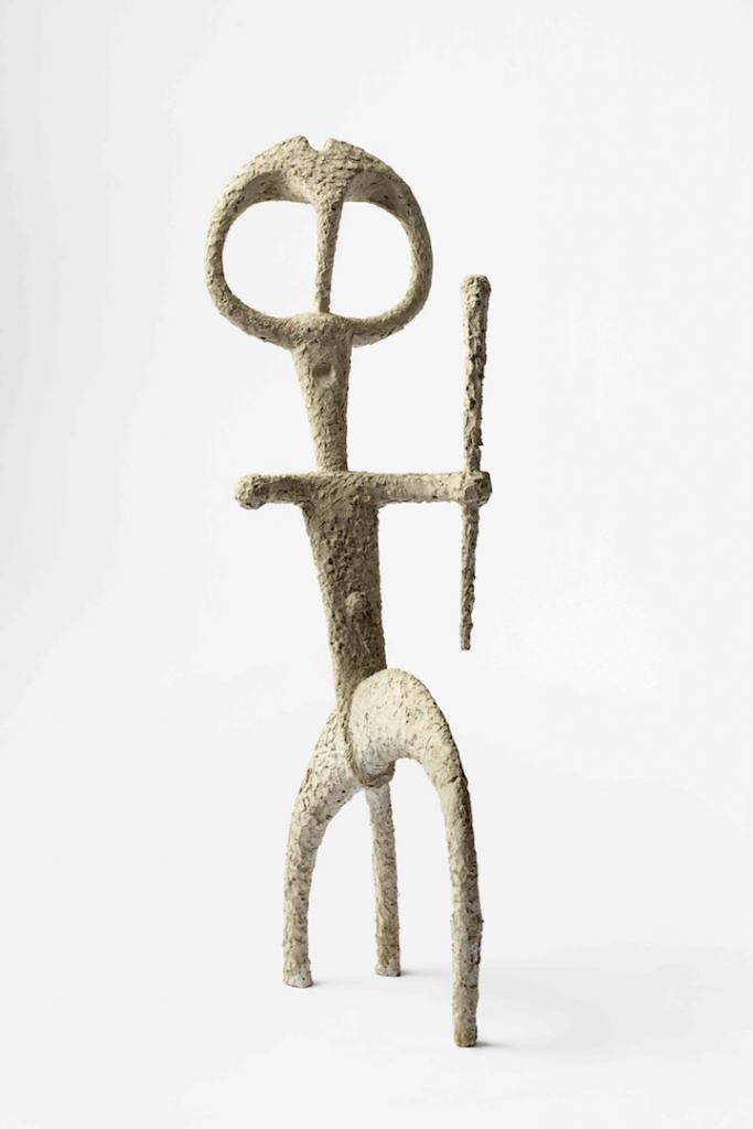 04. Sonja Ferlov Mancoba Le combattant, 1961 Plâtre, collection particulière © Anders Sune Berg © Adagp, Paris, 2019