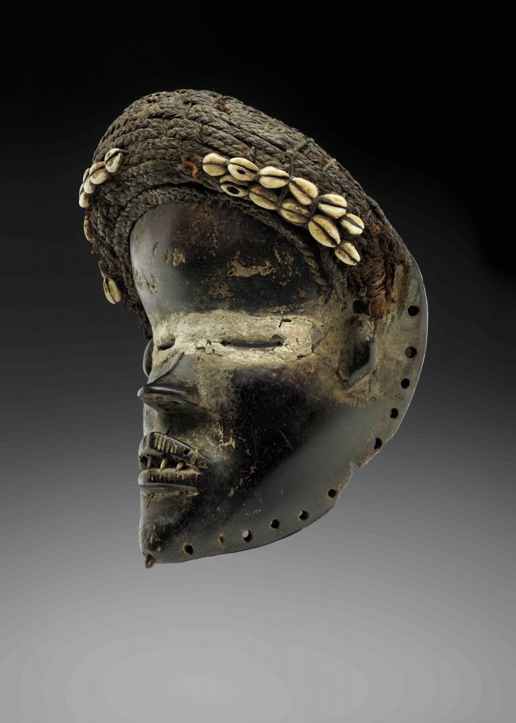 Mano Mask Republic of Côte d'Ivoire © Paso Doble - studio Philippe de Formanoir