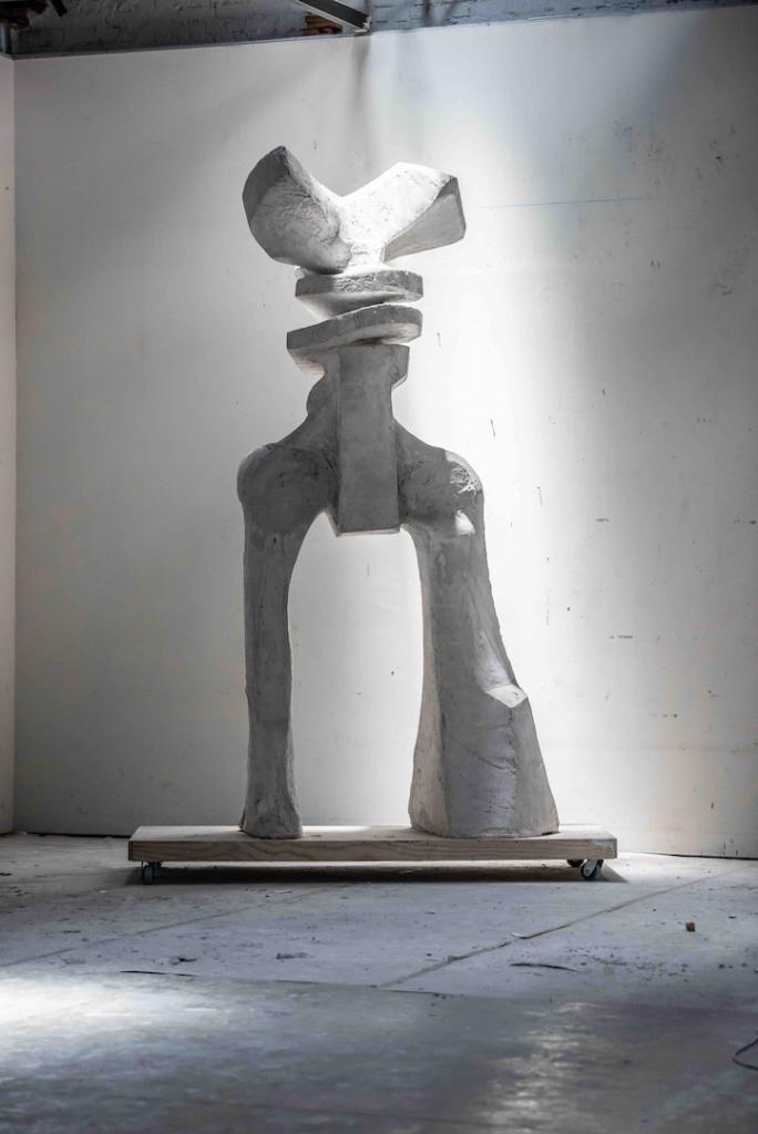 Open 2019 Plaster 355 x 170 x 140 cm © Photo: Stella Olivier © Courtesy William Kentridge