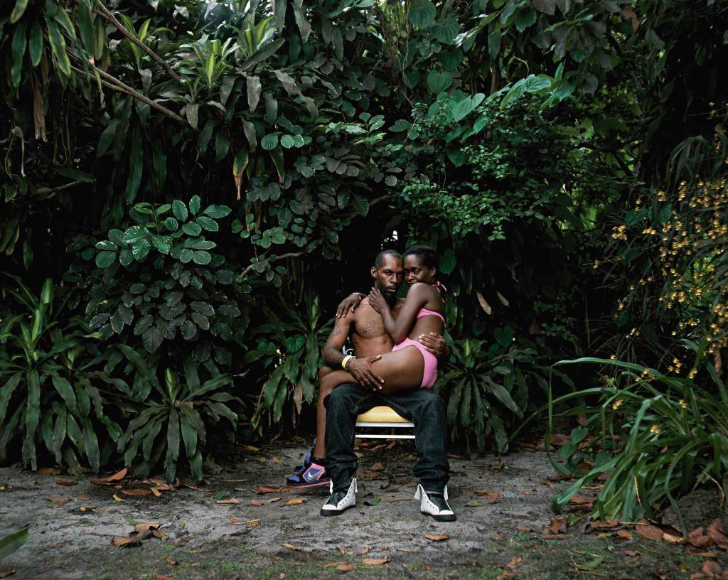 Deana Lawson Oath,​ 2013 40 x 50 in (101,6 x 126 cm) ​Courtesy of the Artist