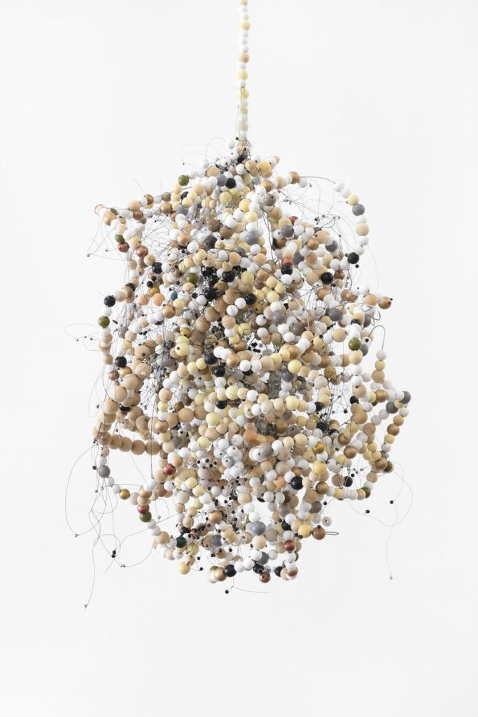 Igshaan Adams, Muis-neste (2019-2020). Wooden beads, glass beads and wire, 124 x 65 x 65xm